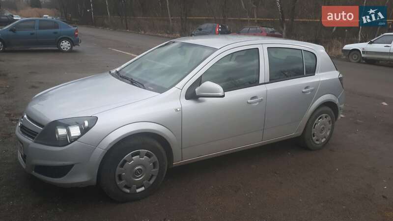 Хетчбек Opel Astra 2012 в Новому Розділі