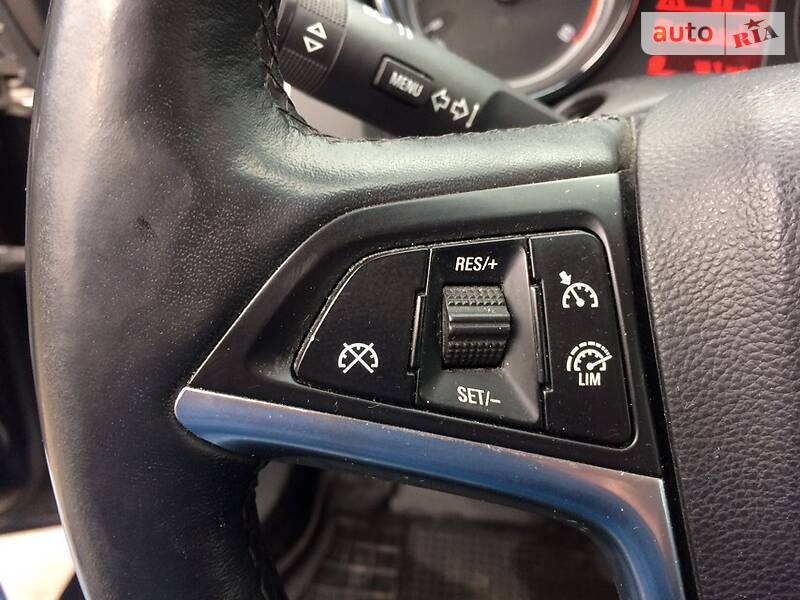 Універсал Opel Astra 2013 в Києві