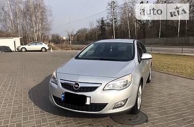 Универсал Opel Astra 2011 в Киеве