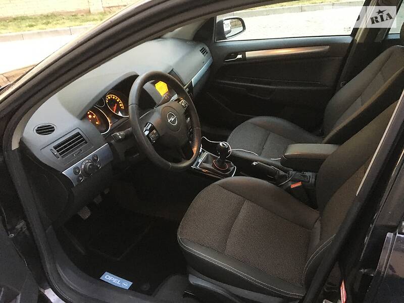 Універсал Opel Astra 2008 в Луцьку