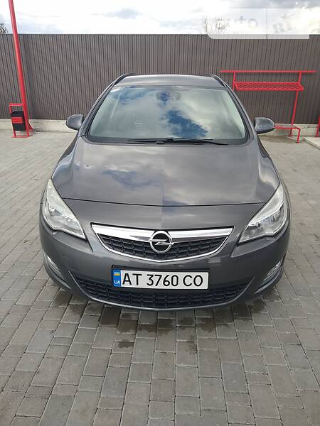 Универсал Opel Astra 2011 в Коломые