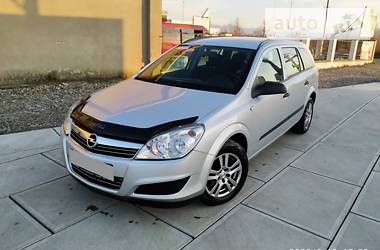 Універсал Opel Astra 2009 в Хусті