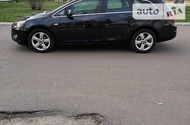 Универсал Opel Astra 2012 в 