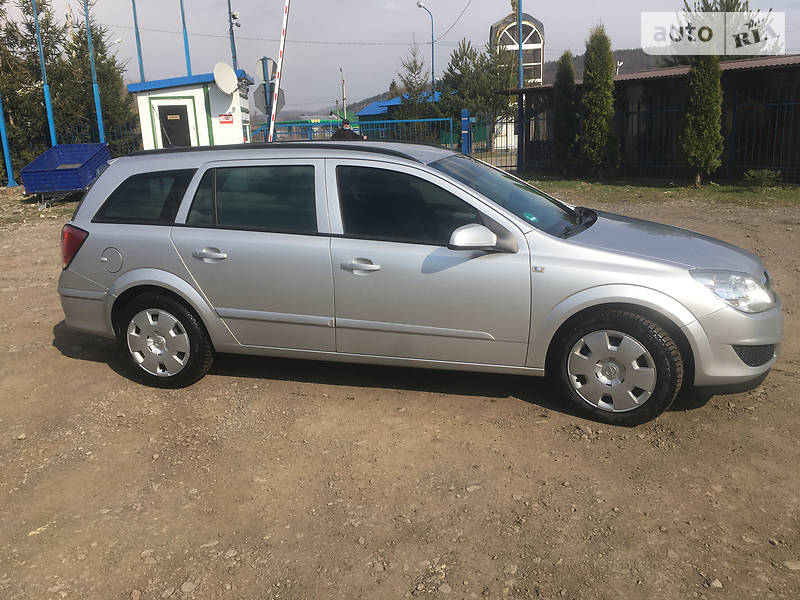 Універсал Opel Astra 2008 в Сколе