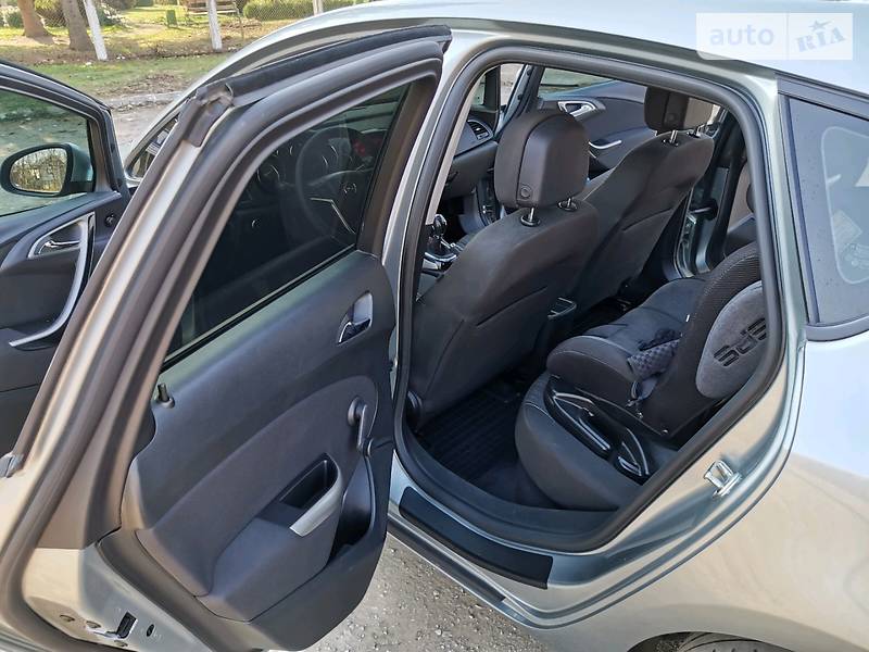 Хетчбек Opel Astra 2011 в Івано-Франківську фото 12 Хетчбек Opel Astra 2011 в Івано-Франківську