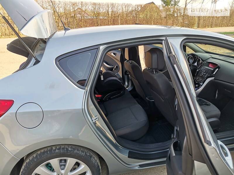 Хетчбек Opel Astra 2011 в Івано-Франківську фото 14 Хетчбек Opel Astra 2011 в Івано-Франківську