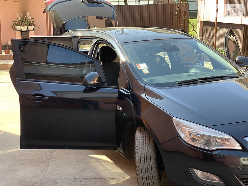 Універсал Opel Astra 2012 в Хусті фото 28 Універсал Opel Astra 2012 в Хусті