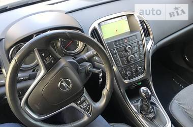 Універсал Opel Astra 2012 в 