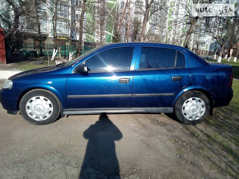 Седан Opel Astra 2005 в Ивано-Франковске
