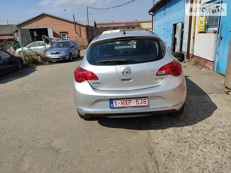 Хетчбек Opel Astra 2014 в Львові