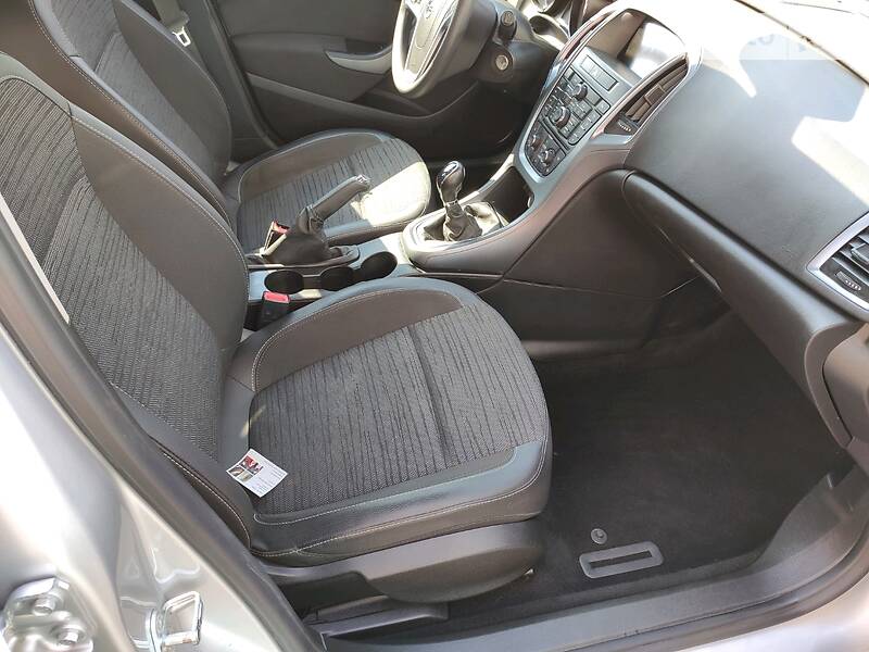Хетчбек Opel Astra 2014 в Львові