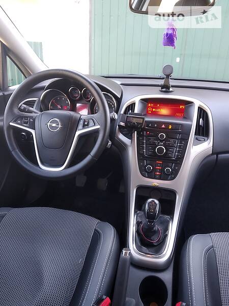 Универсал Opel Astra 2011 в Коломые