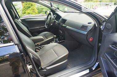Хэтчбек Opel Astra 2008 в 