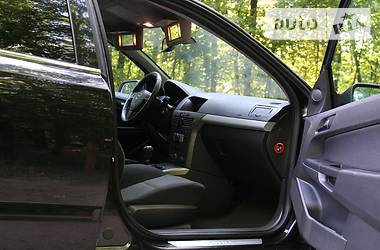 Хетчбек Opel Astra 2005 в 