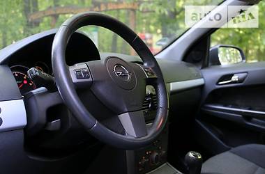 Хетчбек Opel Astra 2005 в 