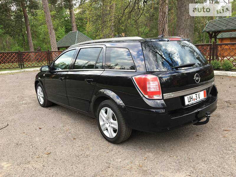 Універсал Opel Astra 2008 в Луцьку