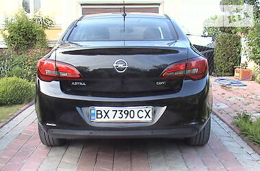 Седан Opel Astra 2014 в Хмельницькому