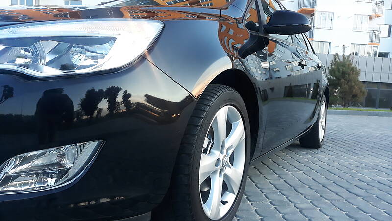 Універсал Opel Astra 2011 в Вінниці