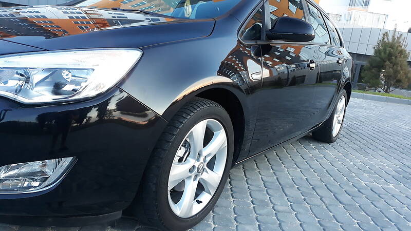 Універсал Opel Astra 2011 в Вінниці