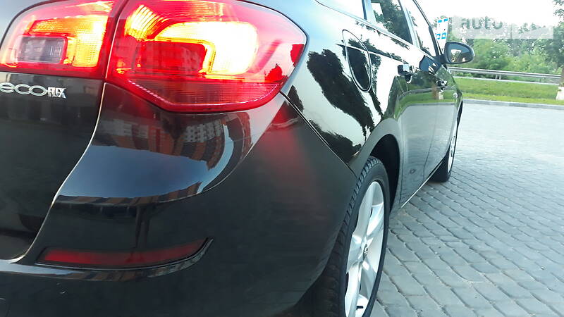 Універсал Opel Astra 2011 в Вінниці