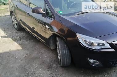 Універсал Opel Astra 2011 в 