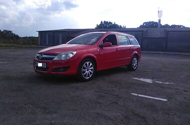 Универсал Opel Astra 2007 в Хороле