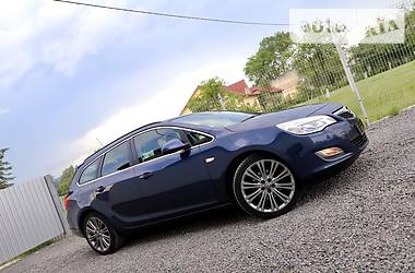 Универсал Opel Astra 2012 в Дрогобыче