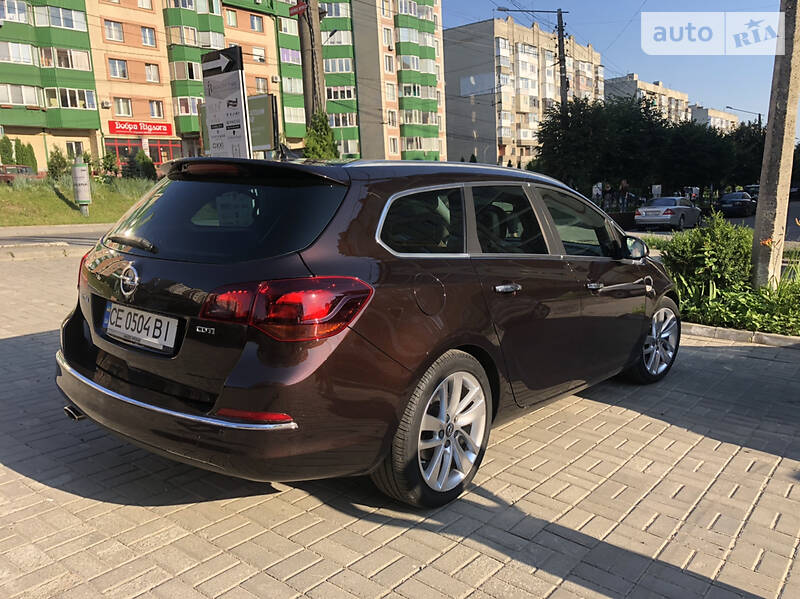 Универсал Opel Astra 2012 в Черновцах