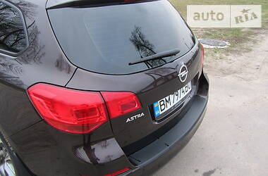 Универсал Opel Astra 2012 в Шостке