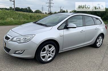 Універсал Opel Astra 2011 в 
