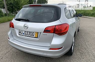 Універсал Opel Astra 2011 в 