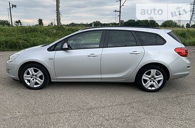 Універсал Opel Astra 2011 в 