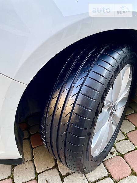 Універсал Opel Astra 2013 в Чернівцях