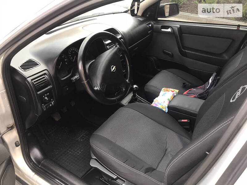 Седан Opel Astra 2006 в Хмельницькому