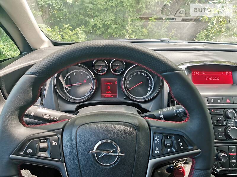 Хетчбек Opel Astra 2011 в Івано-Франківську фото Хетчбек Opel Astra 2011 в Івано-Франківську