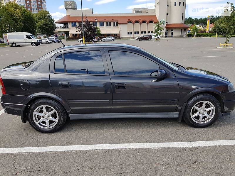 Седан Opel Astra 2001 в Броварах