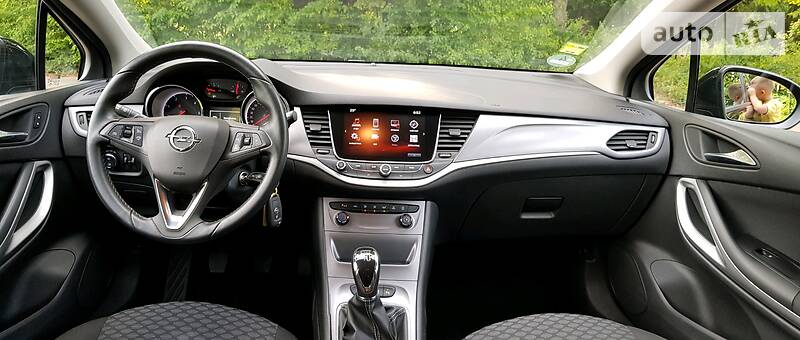 Універсал Opel Astra 2017 в Луцьку