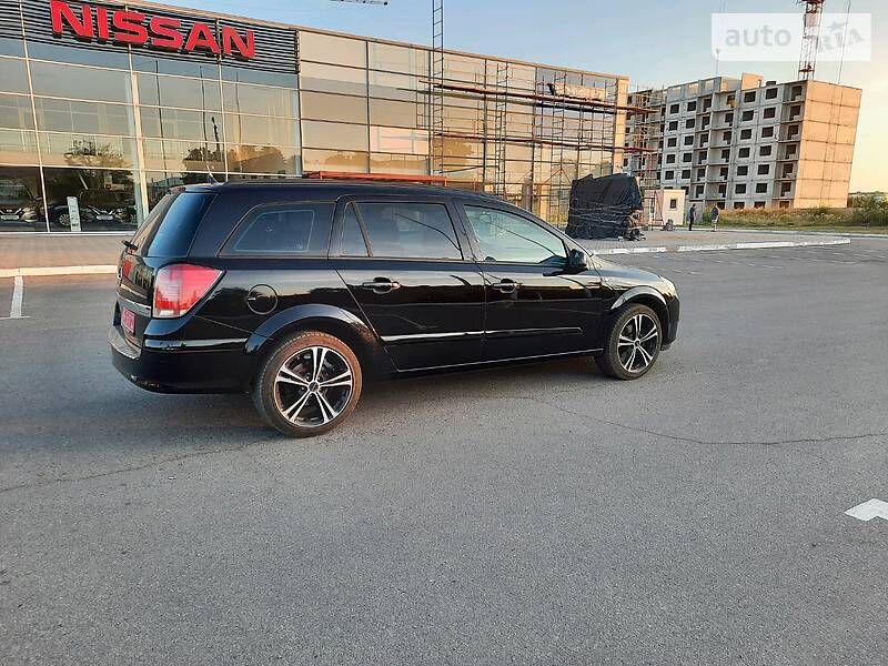 Універсал Opel Astra 2006 в Полтаві