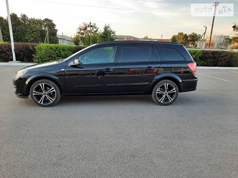 Універсал Opel Astra 2006 в Полтаві