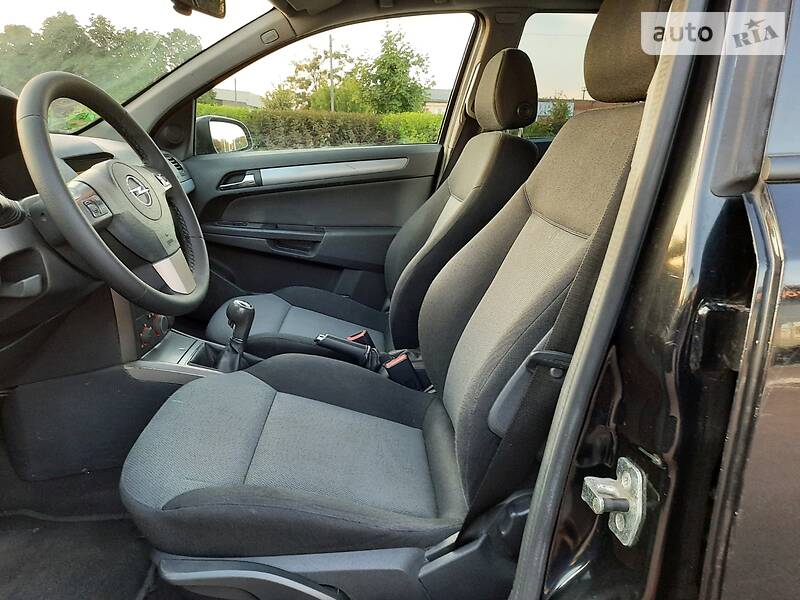 Універсал Opel Astra 2006 в Полтаві