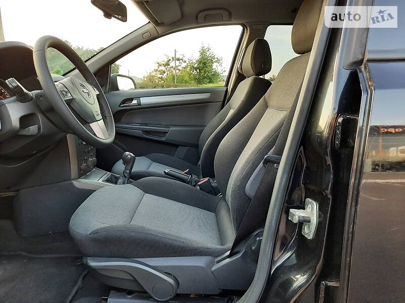 Універсал Opel Astra 2006 в Полтаві