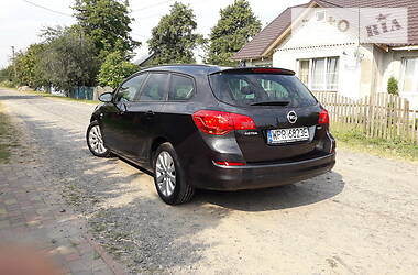 Универсал Opel Astra 2012 в Луцке