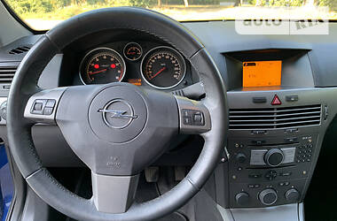 Універсал Opel Astra 2006 в Луцьку