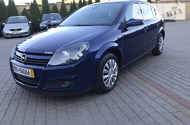 Хэтчбек Opel Astra 2004 в Нововолынске