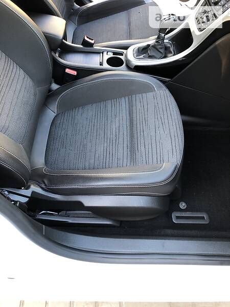 Універсал Opel Astra 2014 в Костянтинівці