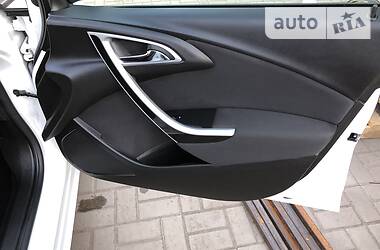 Універсал Opel Astra 2014 в 