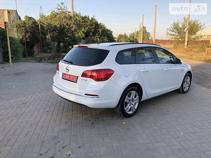 Універсал Opel Astra 2014 в Костянтинівці