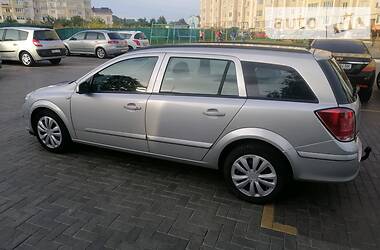 Универсал Opel Astra 2005 в 