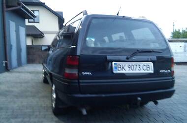 Универсал Opel Astra 1993 в Сарнах