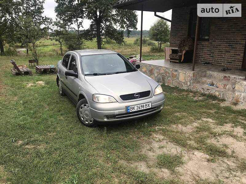 Седан Opel Astra 2007 в Сарнах